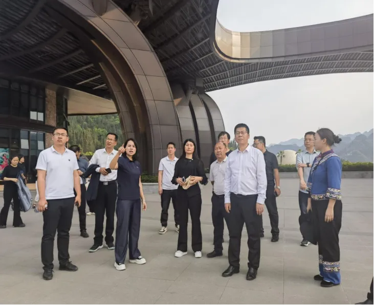 石磊带队赴兴义万峰林景区考察学习创建国家5A级旅游景区经验